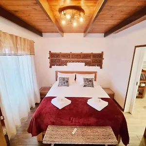 https://red-house.in-canary-islands.com